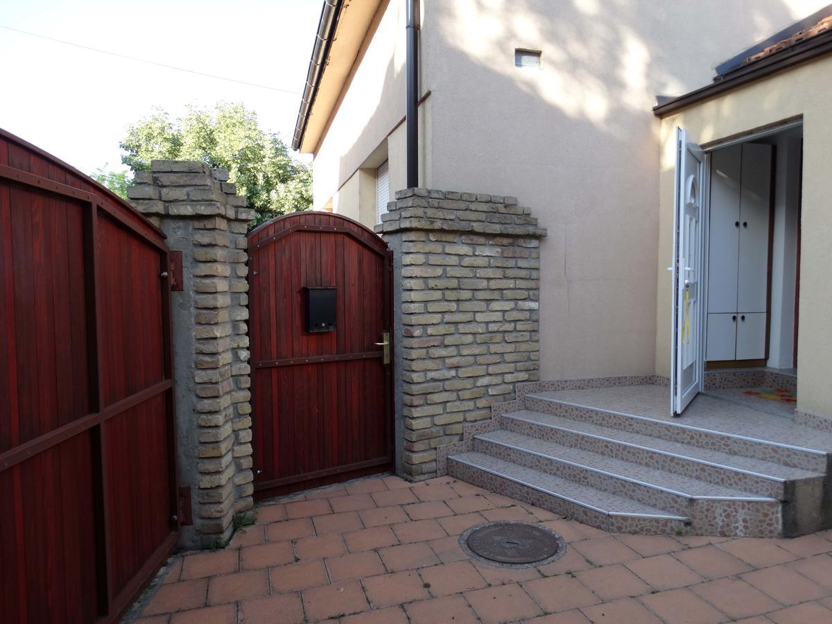 Ferienwohnung Marijana - Center Novi Sad Exterior foto