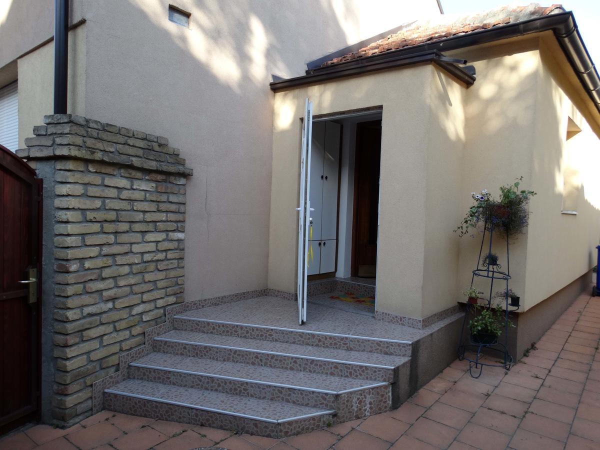 Ferienwohnung Marijana - Center Novi Sad Exterior foto