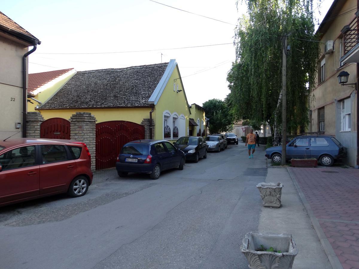Ferienwohnung Marijana - Center Novi Sad Exterior foto